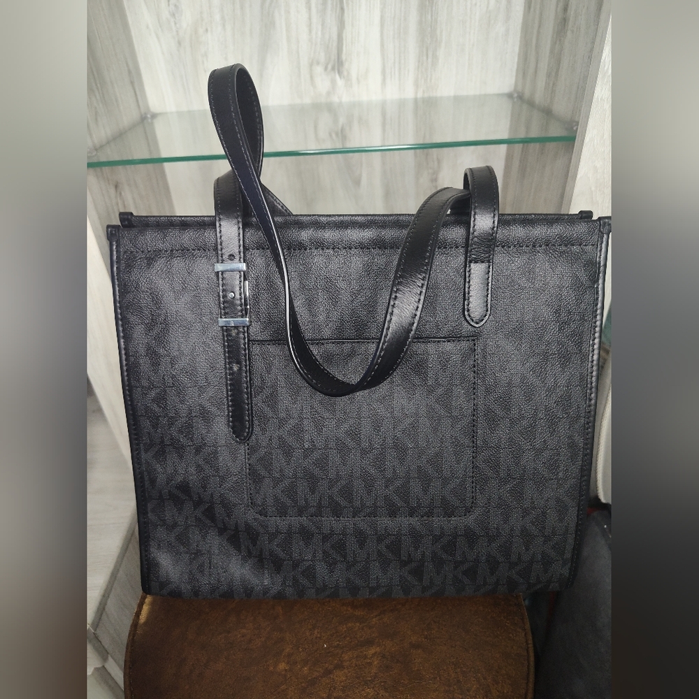 Michael Kors Gray Canvas Darien Signature MD Tote New No Tags